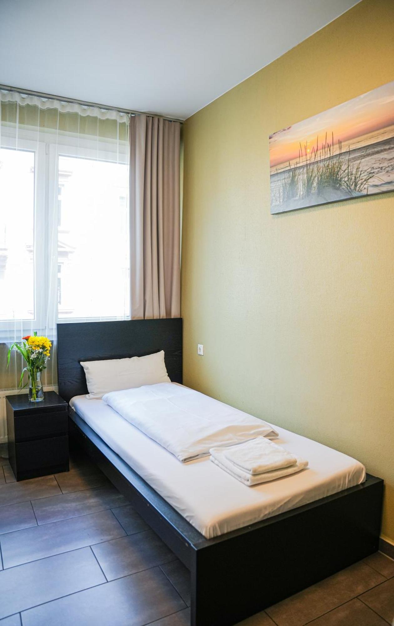 Hotel City Star Frankfurt pe Main Exterior foto
