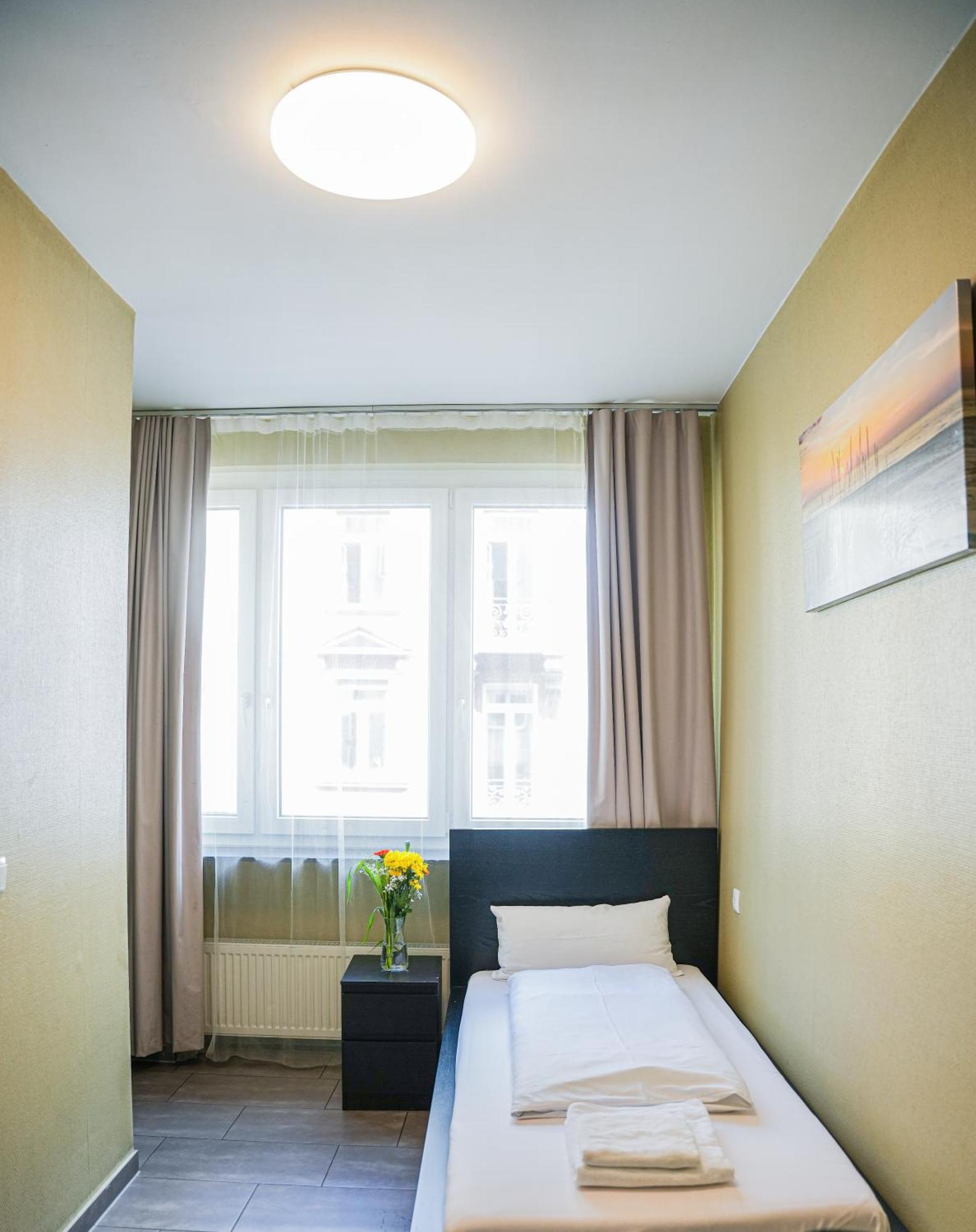 Hotel City Star Frankfurt pe Main Exterior foto